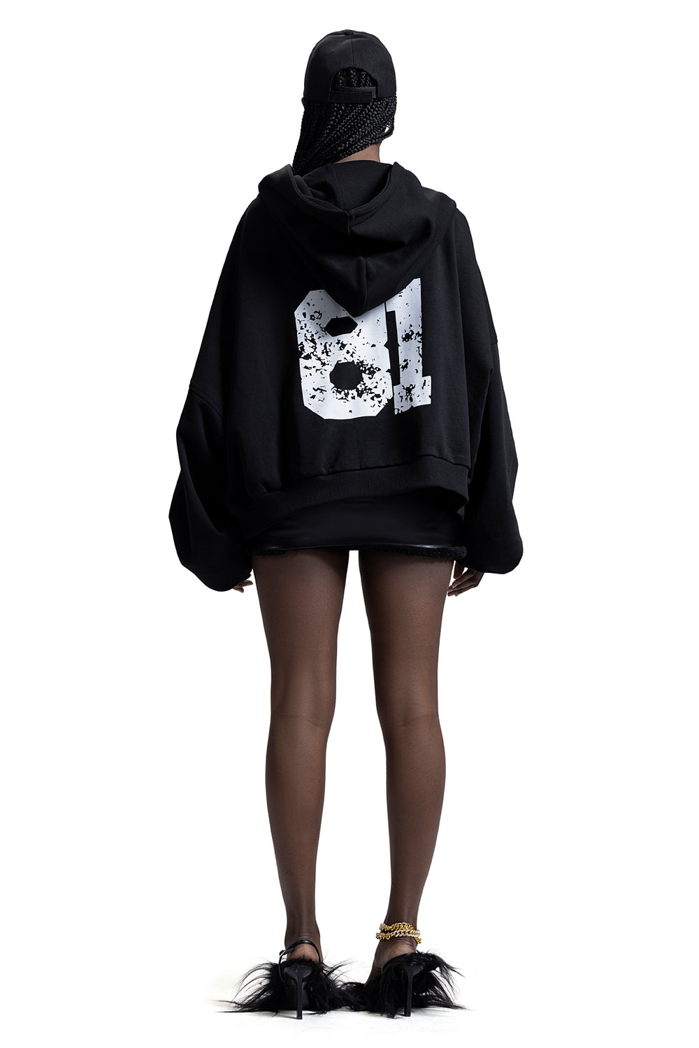 81 HOODIE IN BLACK