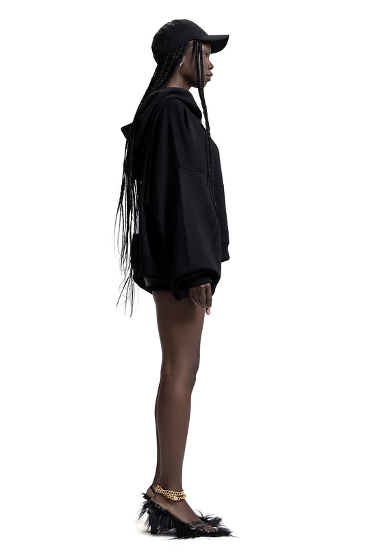 81 HOODIE IN BLACK