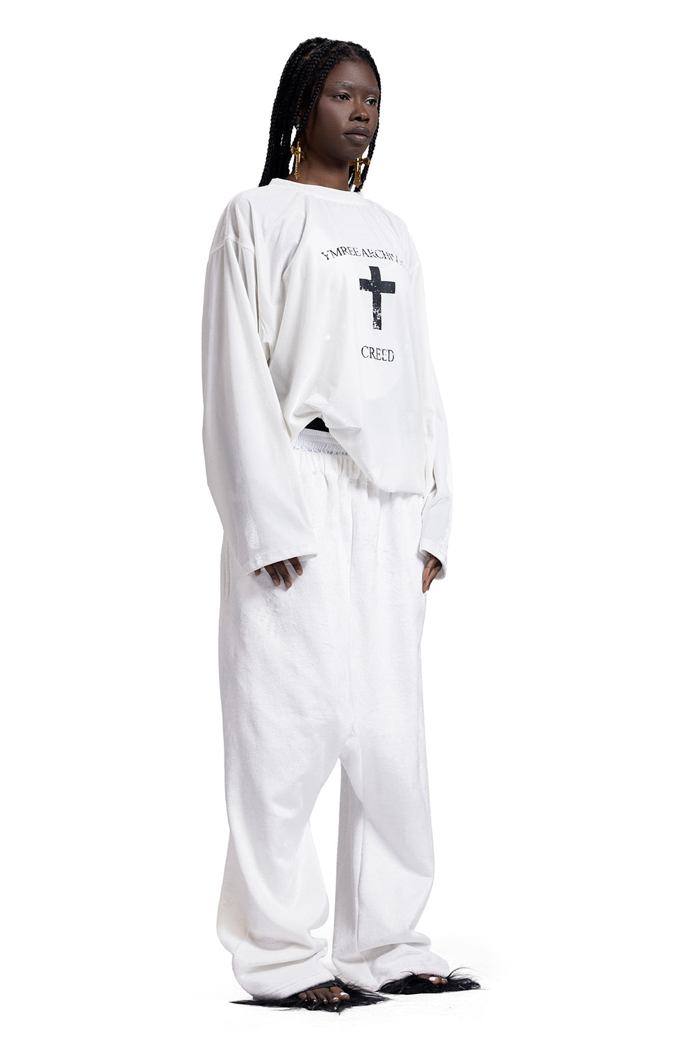 CREED VELOUR SWEATER IN WHITE