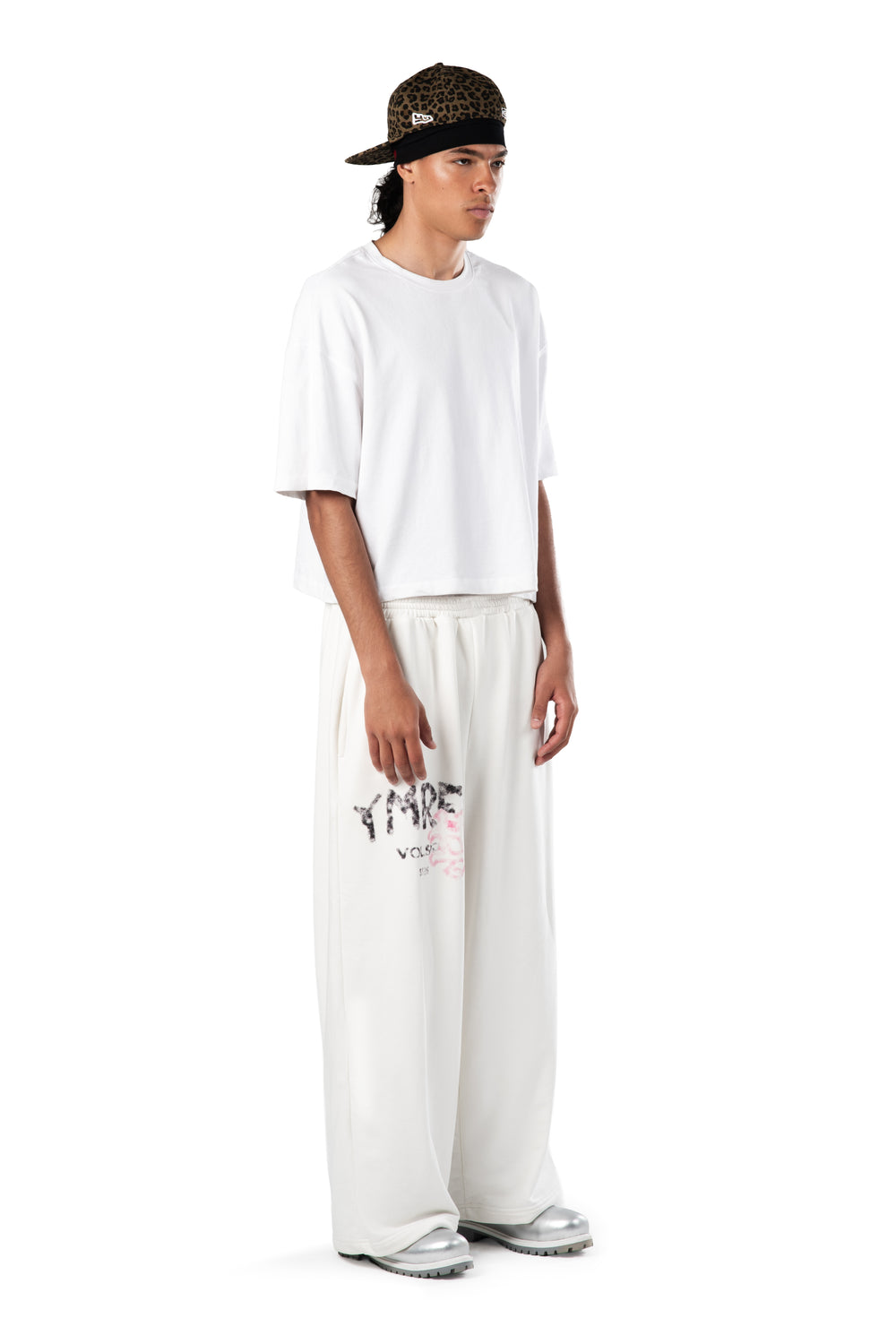 GRAFFITI PRINT SWEATS