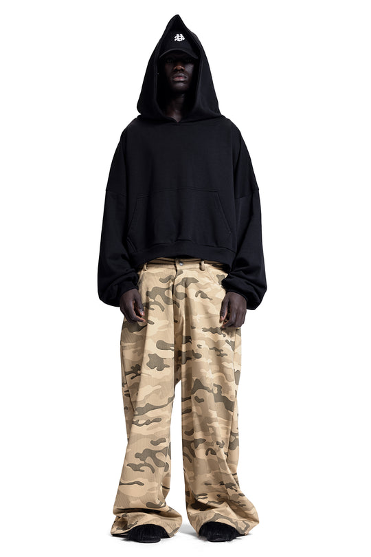 81 HOODIE IN BLACK