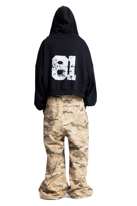 81 HOODIE IN BLACK