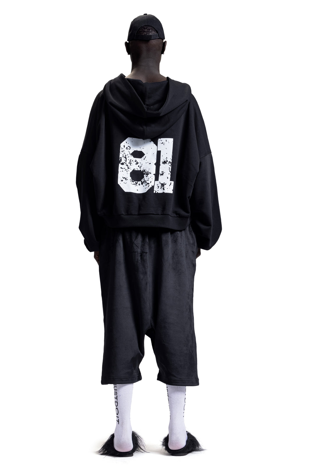OVERSIZED VELOUR SHORTS