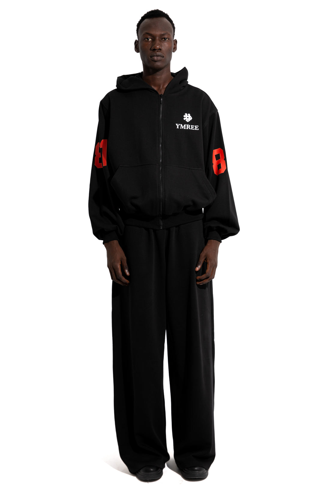 81 OVERSIZED ZIP-UP HOODIE IN BLACK