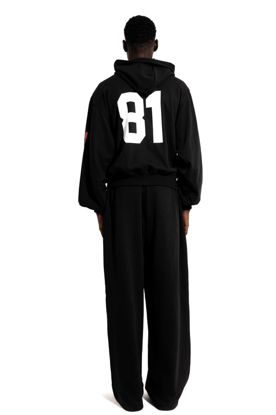 81 OVERSIZED ZIP-UP HOODIE IN BLACK