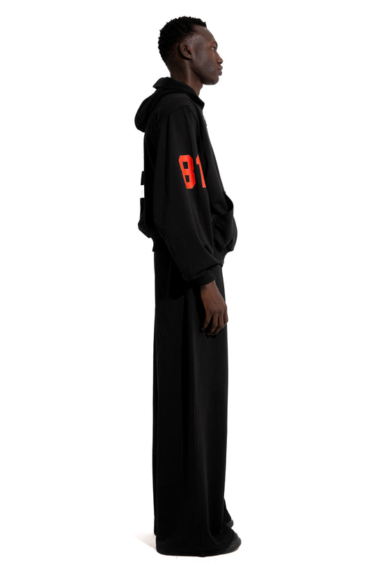 81 OVERSIZED ZIP-UP HOODIE IN BLACK