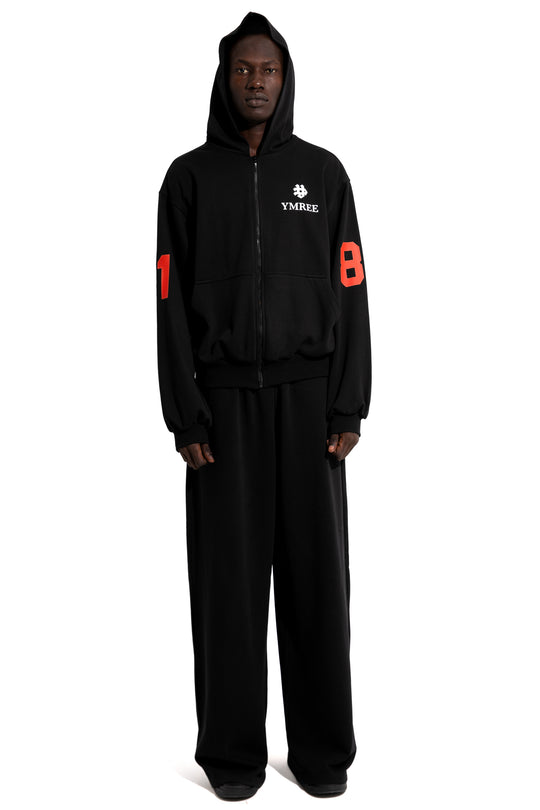 81 OVERSIZED ZIP-UP HOODIE IN BLACK