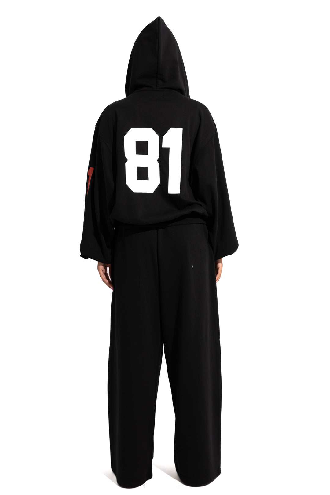 81 OVERSIZED ZIP-UP HOODIE IN BLACK