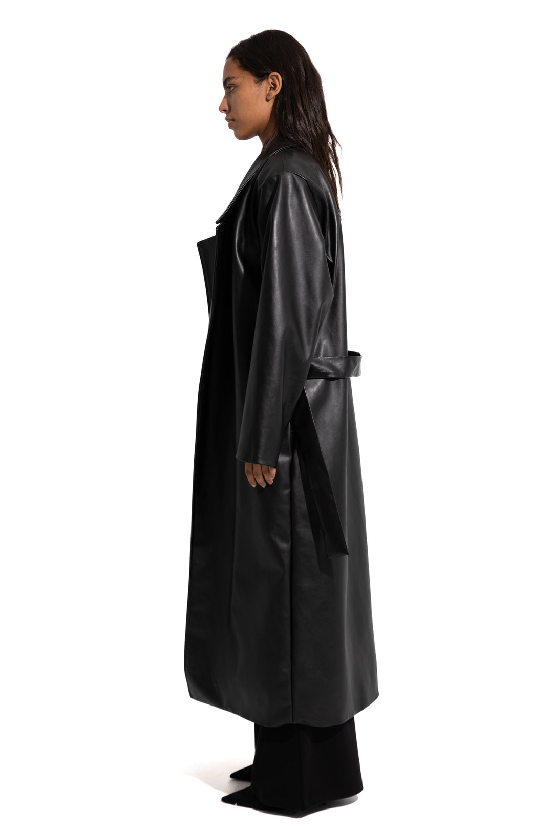 LEATHER COAT IN BLACK