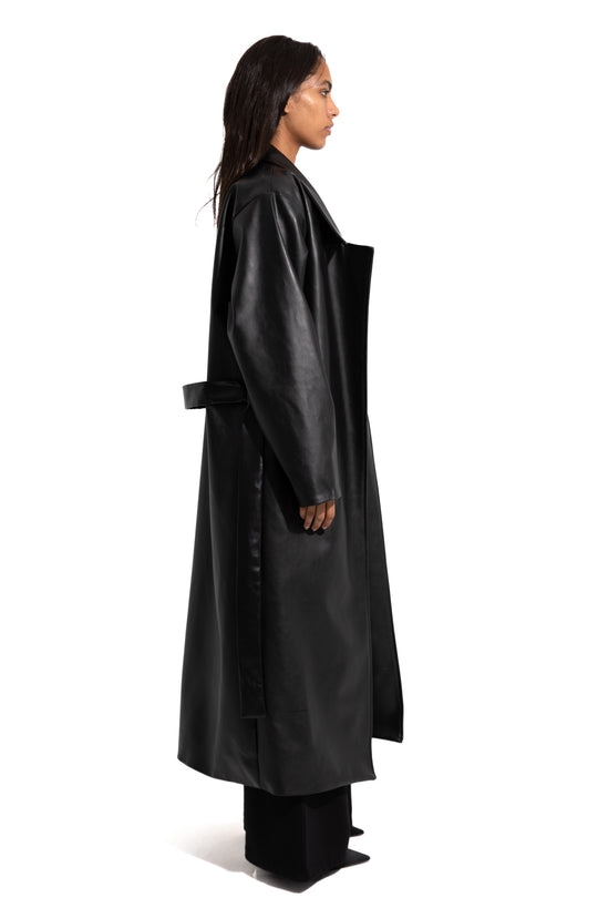 LEATHER COAT IN BLACK